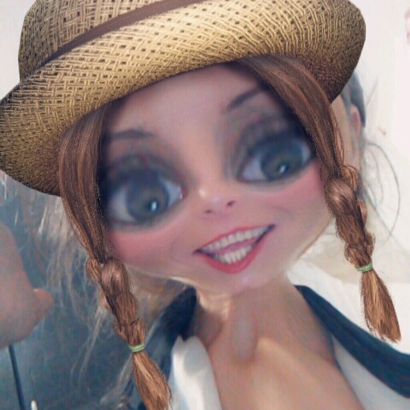 Meet your Posher, Emily - Picture 1 of 1